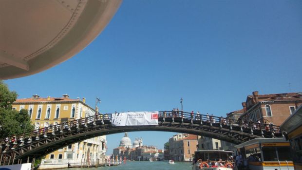 Ponte dell' Accademia on yksi Venetsian kuuluisimmista nähtävyyksistä.